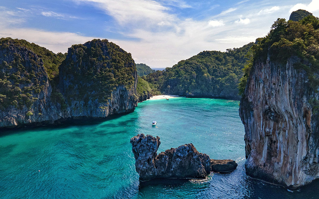 Phi Phi Islands Private Boat Tour